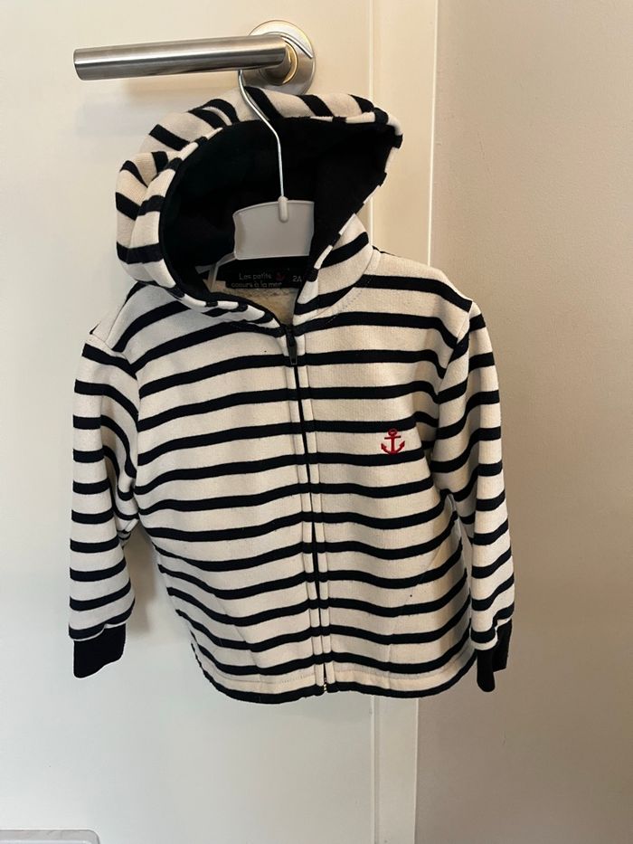Gilet marinière à capuche 2 ans