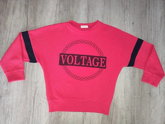 Pull rouge et noir  voltage  14 ans marque Papillon
