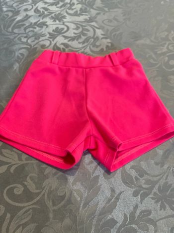 Short fille