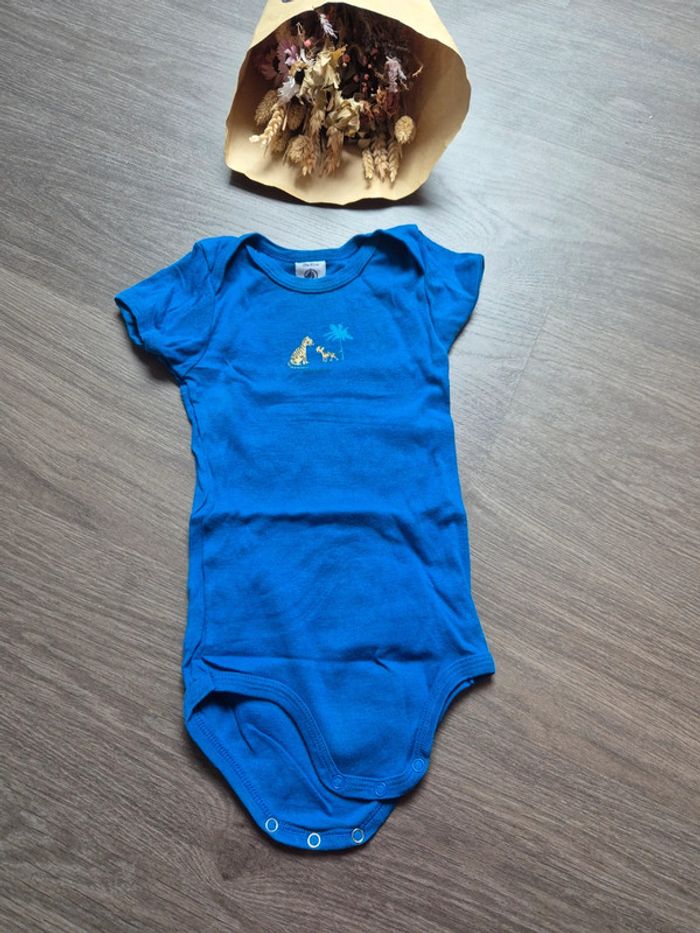 Beau body manches courtes Petit bateau 18 mois