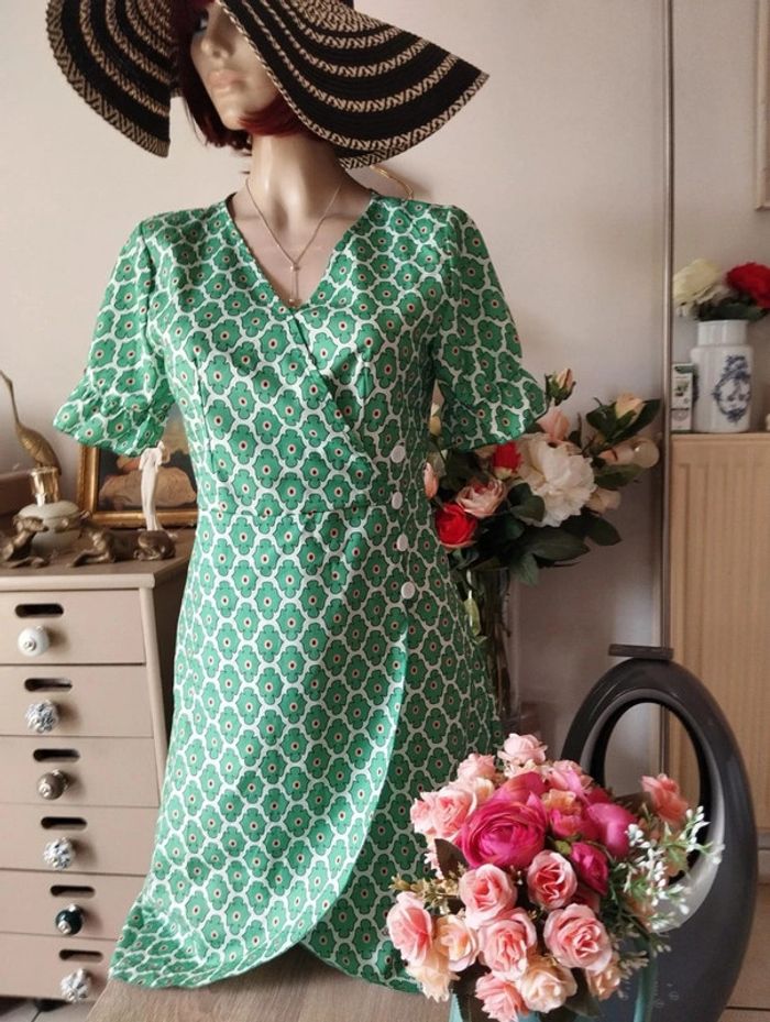 🌿Robe Verte Légère Croisée Graphique T34/36🌿 - photo numéro 2