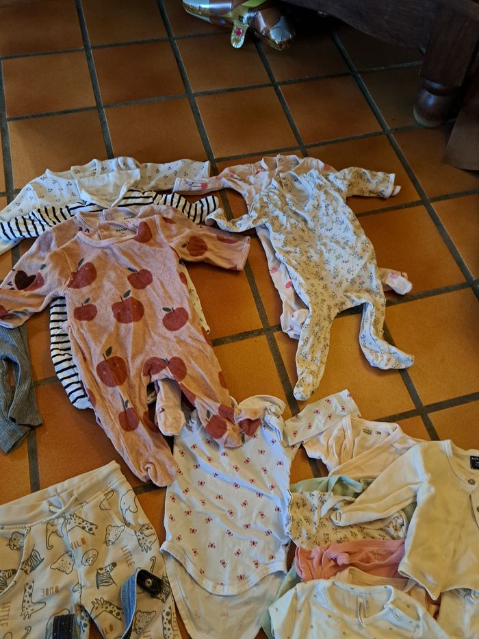 Lots de vetements bebe fille - photo numéro 4