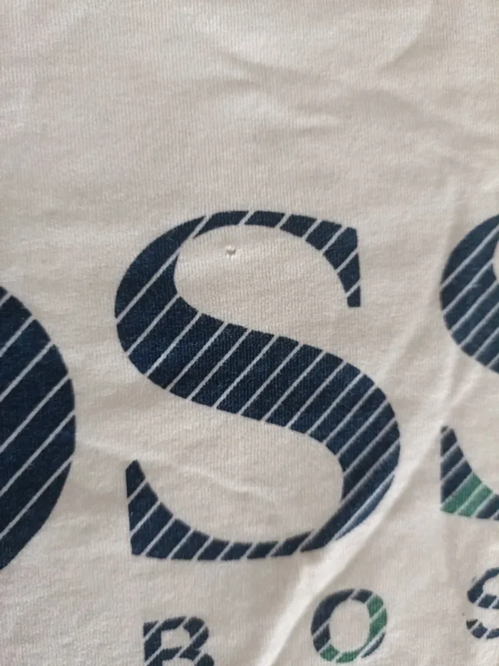 T-shirt Hugo boss taille L - photo numéro 2