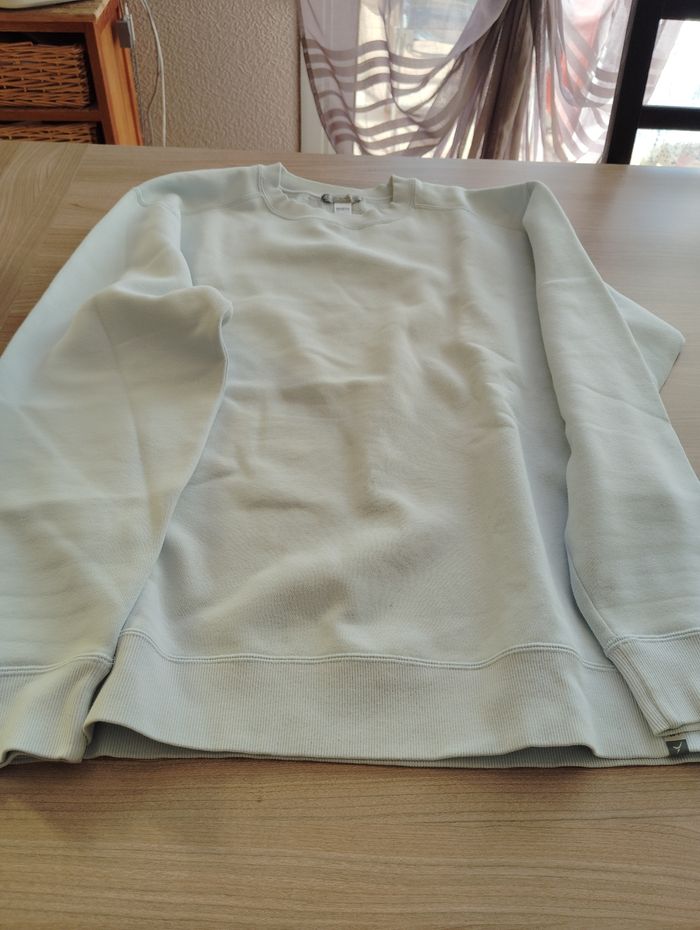 Vends sweat - photo numéro 2
