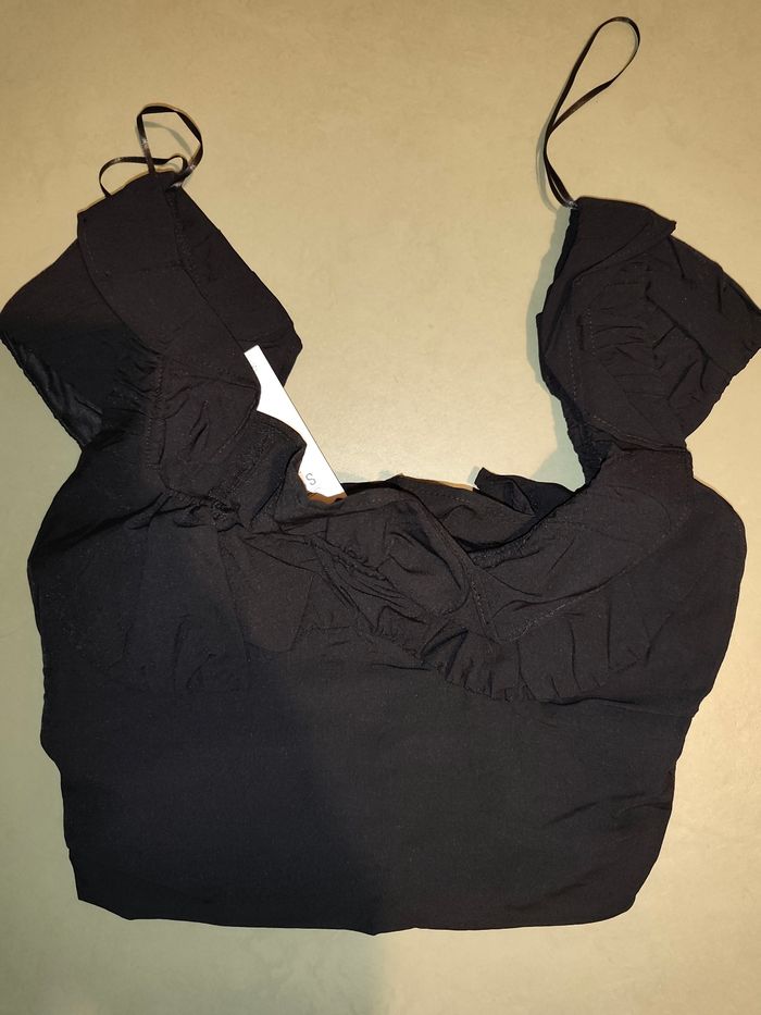 Zara - crop top noir - photo numéro 2