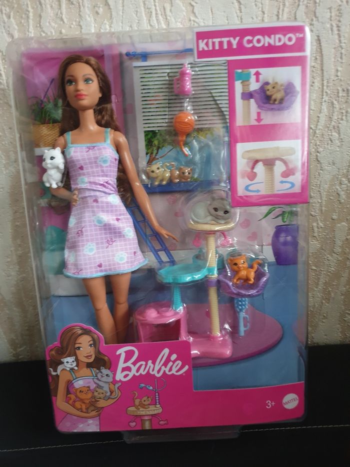 BARBIE ET SON ARBRE A CHAT MATTEL