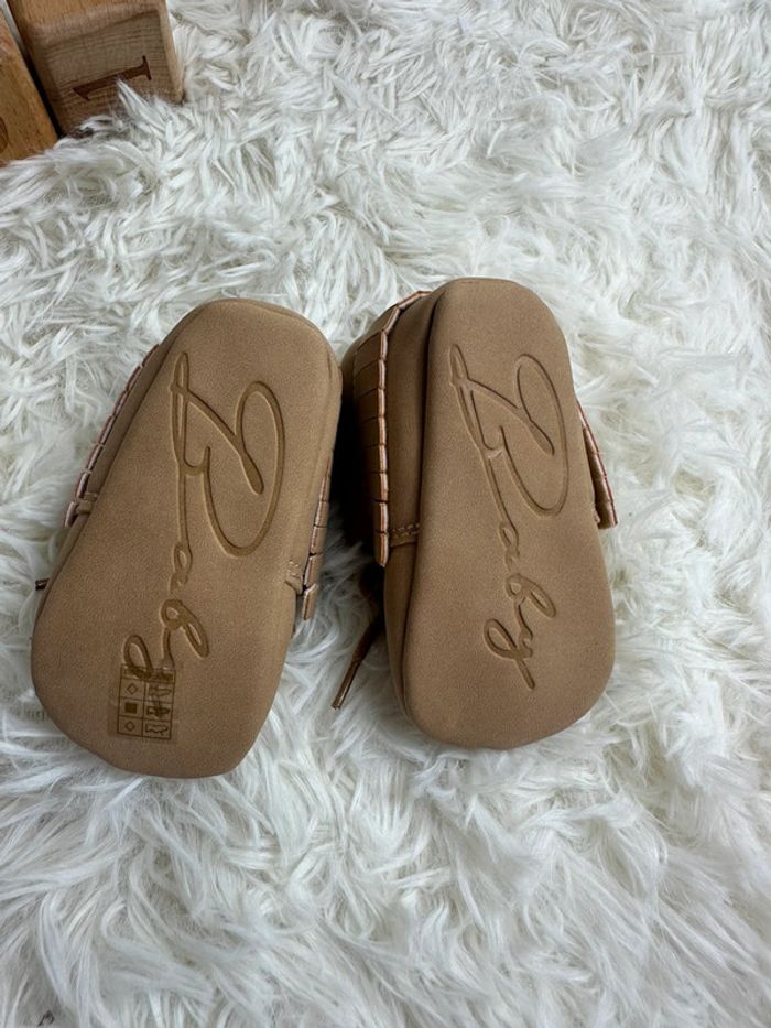 Paire de chaussure marron taille 18 - photo numéro 6