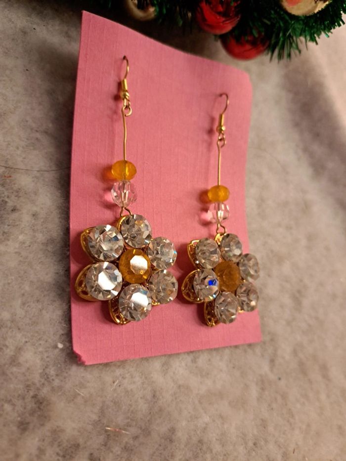 Boucles d'oreilles pendante avec strass orange et blanc - photo numéro 5