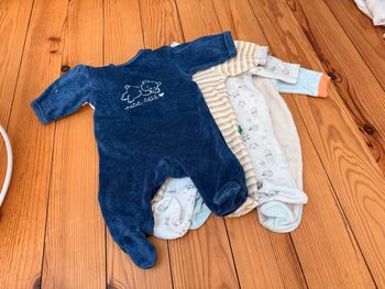 Lot 4 pyjamas 1 mois 