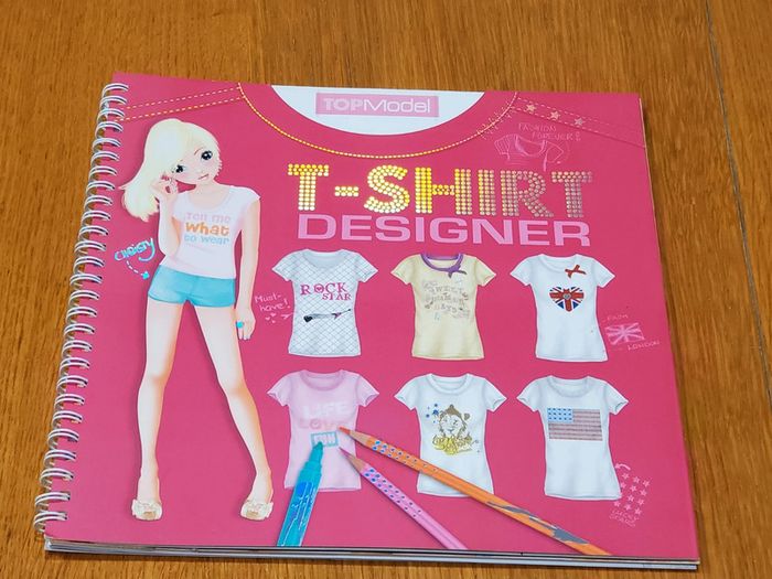 Album de coloriage Top Model T-Shirt Designer - photo numéro 1