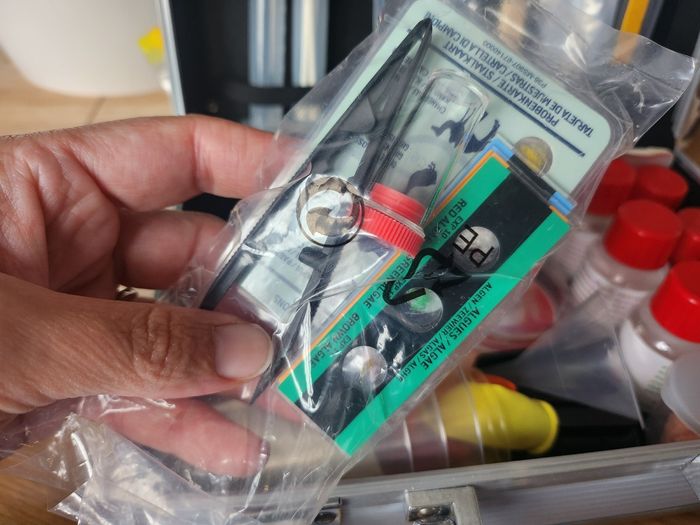Lot microscope et kits chimie - photo numéro 7