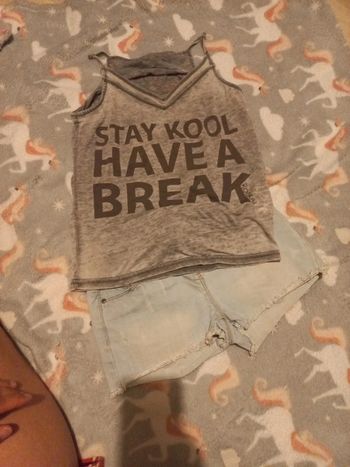 1 short et 1 debardeur