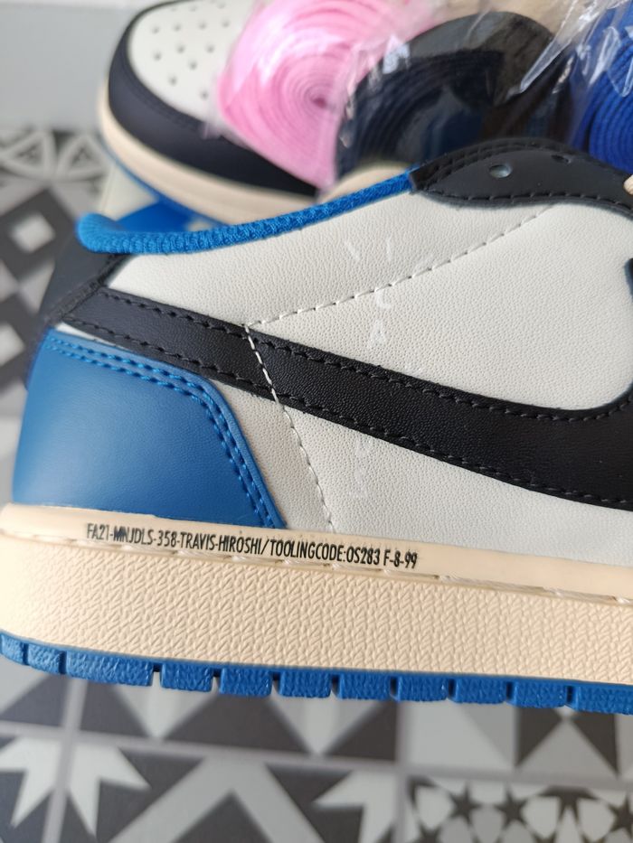 Air Jordan 1 Low OG SP X Travis Scott X Fragment design - photo numéro 6