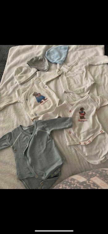 Bodys petit bateau taille 44-50 naissance + 3 bonnet hm