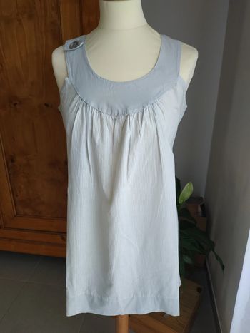 Débardeur léger et long à fines rayures