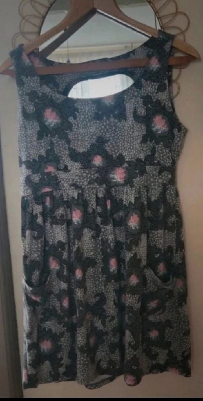 Robe/ tunique courte Vans. Très jolie robe, 50% coton, 50% modal.