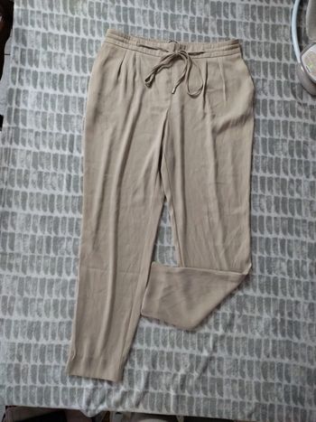 Pantalon style Chino beige à pinces fluide Zara taille 38 M