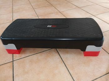 Step avec hauteur modulable très peu servi