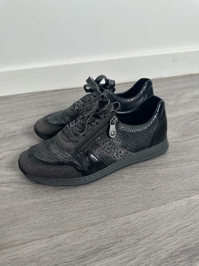 Baskets croco python serpent gris noir et argenté Rieker T38