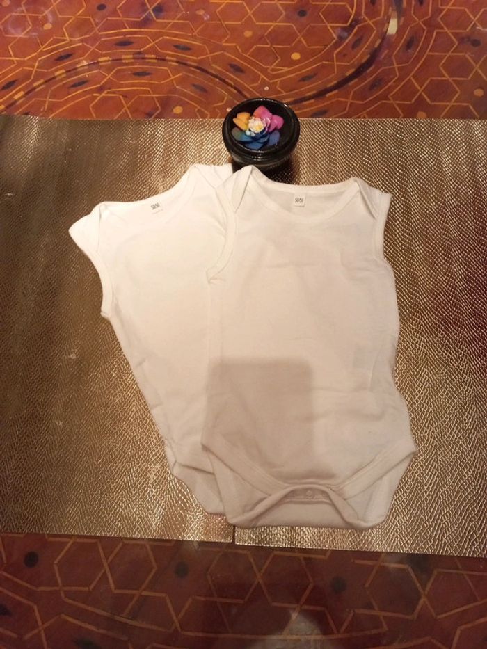 2 Body neufs naissance à 1 mois