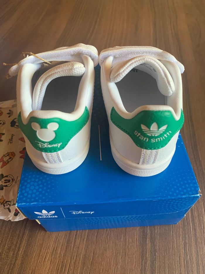 Chaussure bébé Disney Adidas Stan Smith 21 neuf - photo numéro 4