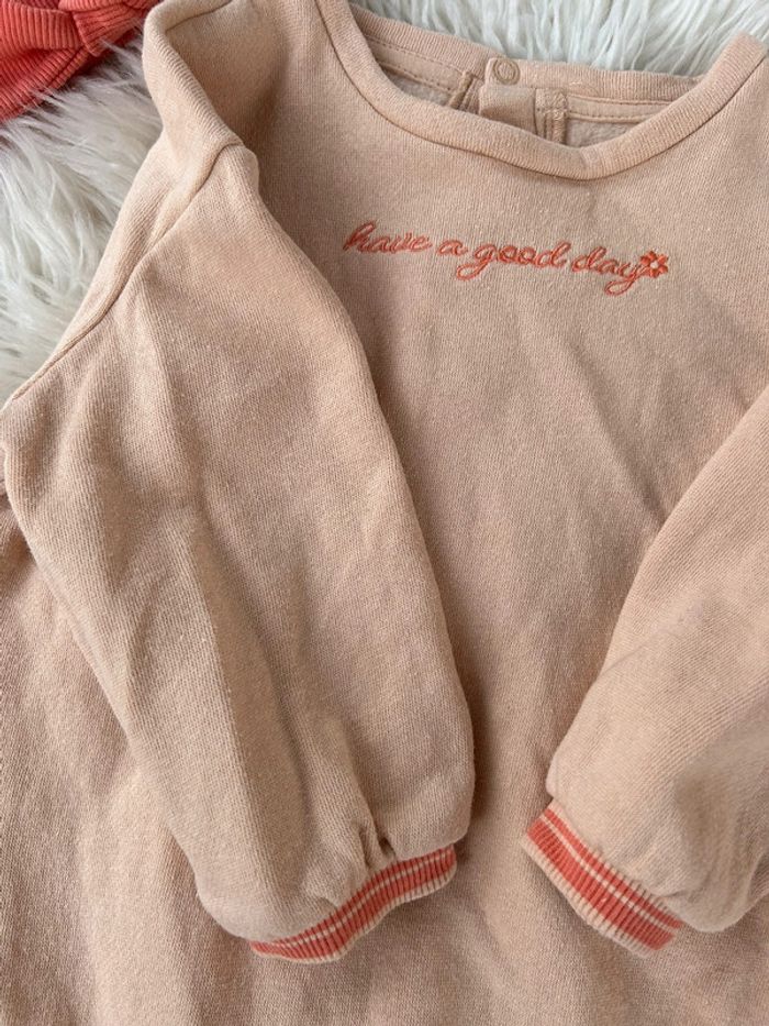 Fille 👧🏻 Barboteuse beige/corail + bandeau - kiabi 24 mois - photo numéro 3