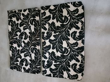 lot de 2 housses de coussins imprimé noir et blanc matelassé avec zippe neuf 80 x 48