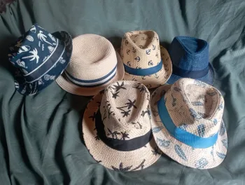 Lot de chapeau enfant