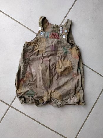 Salopette combi short Kaki. Un amour de petit boy. Bébé 12 mois