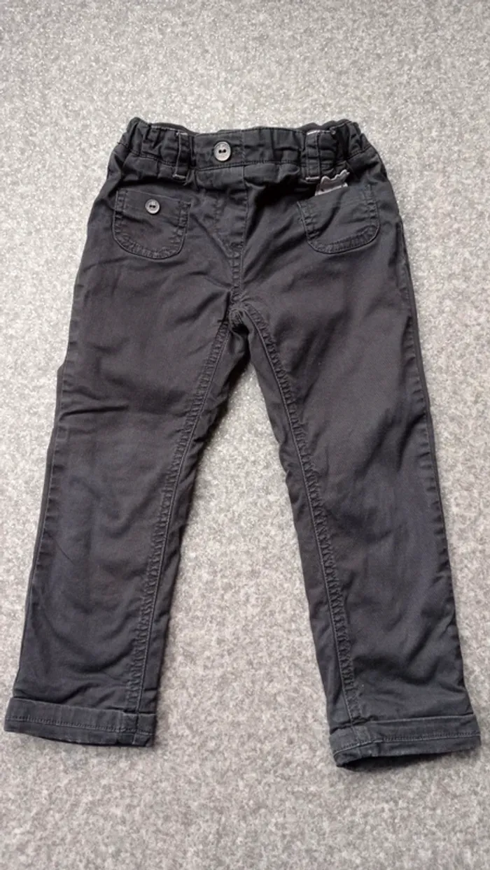 Pantalon double pour lhivers marque Sergent Major
Taille 3 ans 
Très bon état