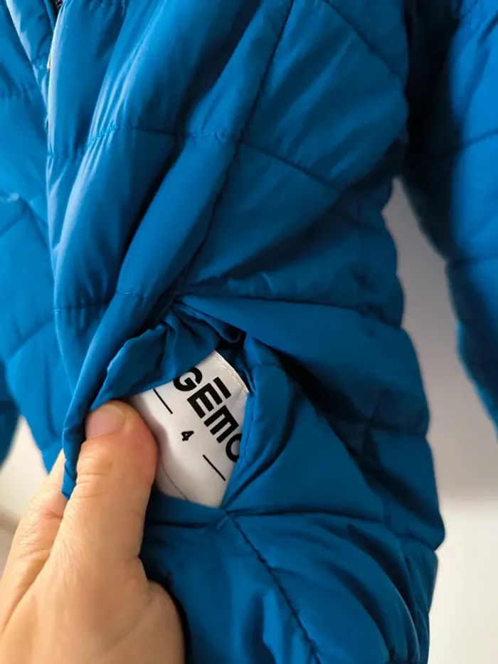 Doudoune bleu à capuche. Gémo 4ans - photo numéro 2