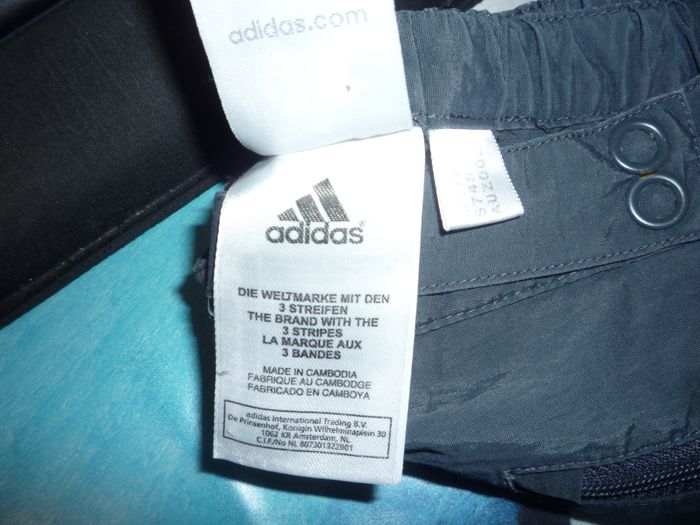 PANTACOURT DROIT GRIS FONCE "ADIDAS" - TAILLE 40 - n°05 - photo numéro 10