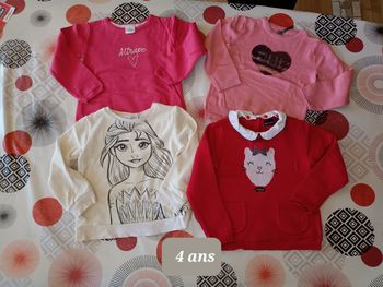 Lot 4 pulls de marque 👧 taille 4 ans