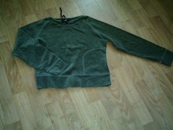 Sweat velours couleur taupe poche devant taille 14/16 ans TBE