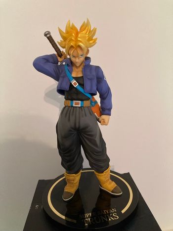 Figurine trunks