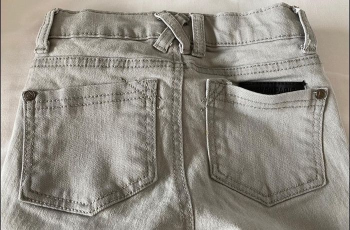 Jean eleven Paris 6 ans  Parfait état  Taille réglable - photo numéro 3