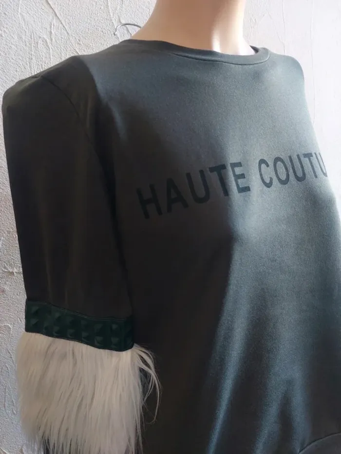 Sweatshirt Haute Couture original avec détails de fourrure Taille L - photo numéro 4