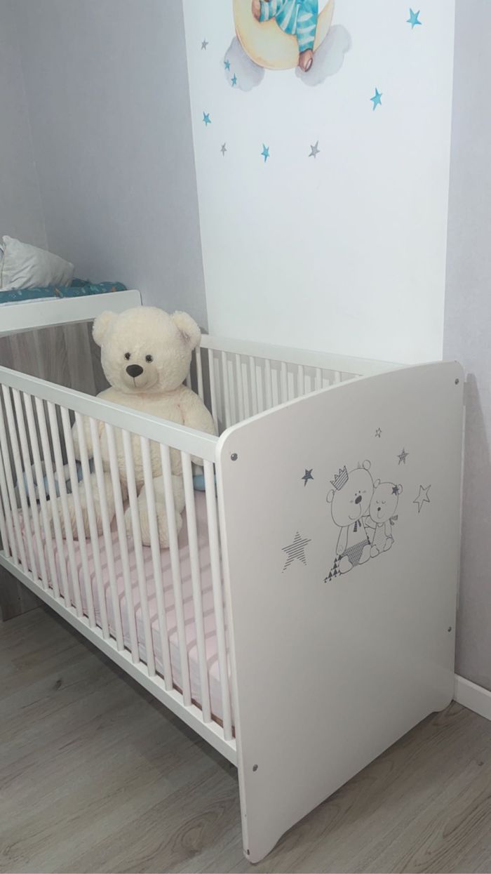 Lit bébé + commodes de rangement et de change - photo numéro 3