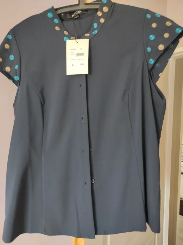 Très belle chemise Nitya - photo numéro 2