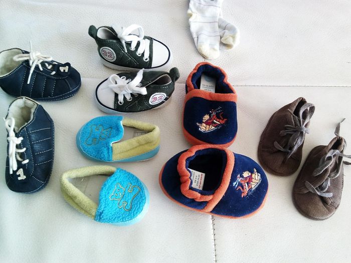 Lot de 5 paires de chaussons / chaussures bébé + 1 paire de chaussettes - photo numéro 8
