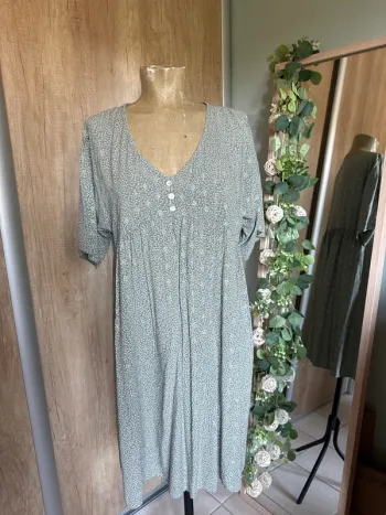 Jolie robe courte fluide femme