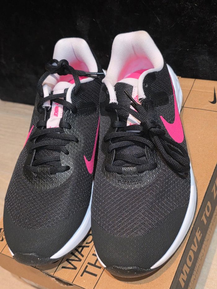 Nike Révolution 40 Neuves - photo numéro 4