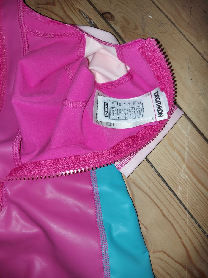 Tenue de piscine - photo numéro 3