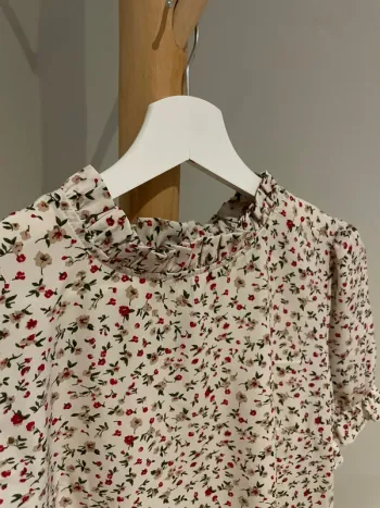 Blouse fleurie beige