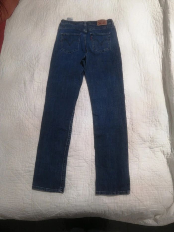 Jean femme droit Levi's taille 34 - photo numéro 3