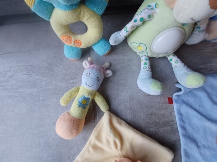 Lot doudous neuf pour bébé - photo numéro 4