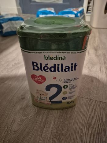 Boîte de lait 2eme age neuf bledina 