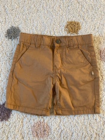 Short style chino 6 mois neuf