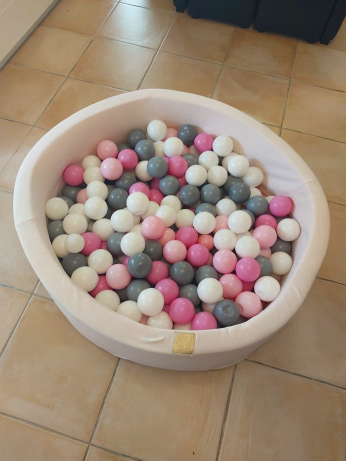 Piscine à balles rose Meow