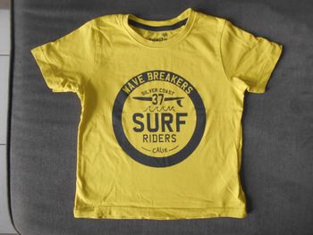 Tee-shirt, taille: 110/116 cm (correspond à du 5/6 ans) à 0,50 EURO